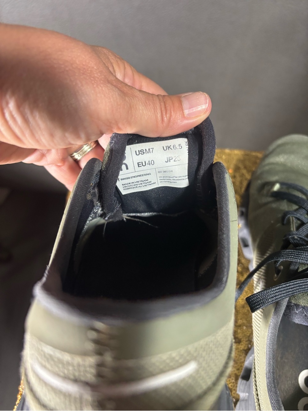 On Cloud X Running Shoes Olive Green Black Athletic Sneakers Men US 7 EU 40 - Picture 5 of 7